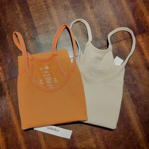 NWT Set 2 Ododos Ribbed Cropped Tank Top